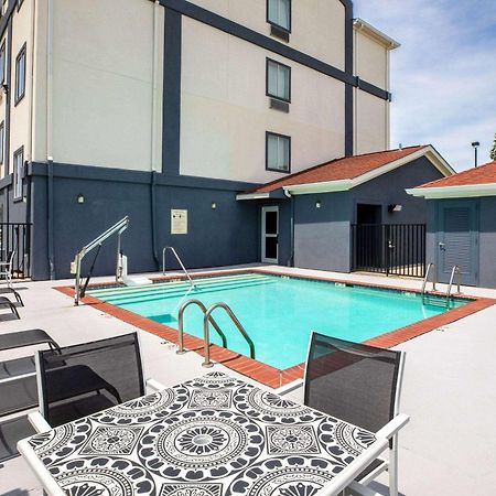 Days Inn By Wyndham Baton Rouge I-10 Exteriér fotografie